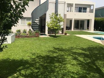 Casa En Alquiler En Caletas, Soñada!