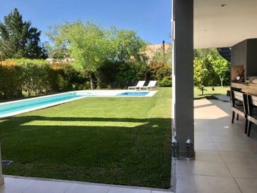 Casa En Alquiler En Caletas, Soñada!