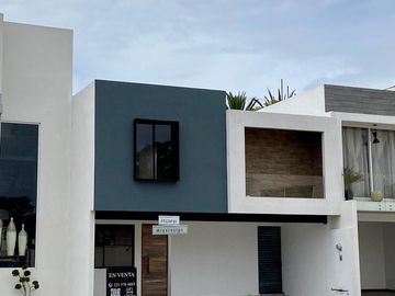 SE VENDE HERMOSA CASA