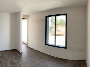 SE VENDE HERMOSA CASA