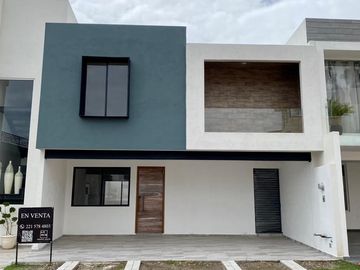 SE VENDE HERMOSA CASA