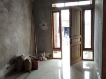 RUMAH SIAP HUNI TERMURAH TENGAH KOTA 2 LANTAI DIBAWAH 1 M