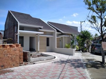 RUMAH DAN RUKO DI LOKASI YANG STRATEGIS DI KEBONARUM, KLATEN UTARA