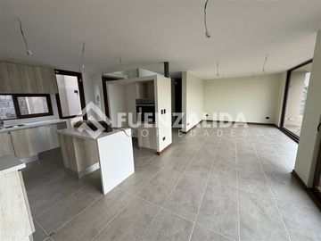 Casa en arriendo 4D/4B Chamisero Colina