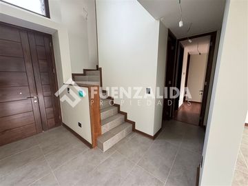 Casa en arriendo 4D/4B Chamisero Colina