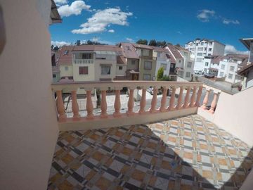 Venta Casa, Calle Juan Barrezueta , Sector Supermaxi Carcelen Norte de Quito