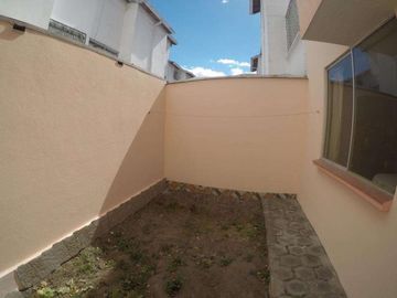 Venta Casa, Calle Juan Barrezueta , Sector Supermaxi Carcelen Norte de Quito