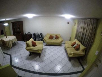 Venta Casa, Calle Juan Barrezueta , Sector Supermaxi Carcelen Norte de Quito