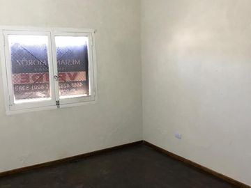Casa totalmente reciclada a nueva a una cuadra de Av. Roca