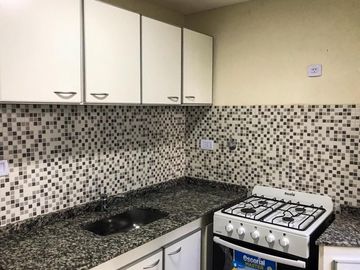 Casa totalmente reciclada a nueva a una cuadra de Av. Roca