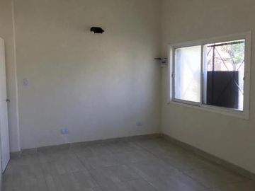 Casa totalmente reciclada a nueva a una cuadra de Av. Roca