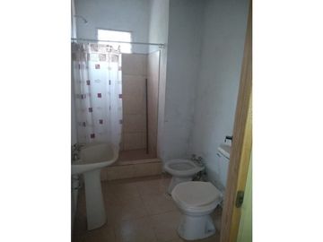 INMUEBLE EN BLOCK EN VENTA ITUZAINGO NORTE 4 DEPTOS 3 LOCALES Y VVDA