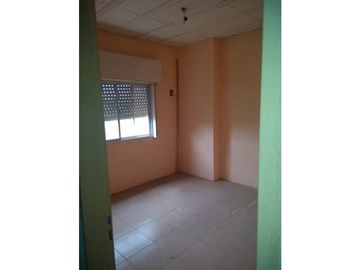 INMUEBLE EN BLOCK EN VENTA ITUZAINGO NORTE 4 DEPTOS 3 LOCALES Y VVDA