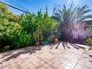 Amplia casa en venta en La Reina cercano a metro  Fernando Castillo Velasco