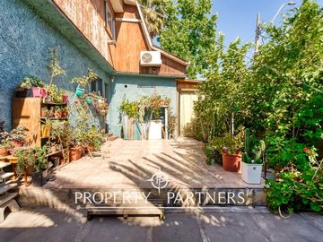 Amplia casa en venta en La Reina cercano a metro  Fernando Castillo Velasco