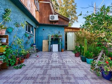Amplia casa en venta en La Reina cercano a metro  Fernando Castillo Velasco