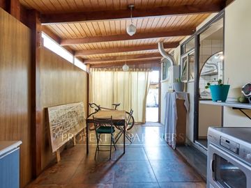 Amplia casa en venta en La Reina cercano a metro  Fernando Castillo Velasco