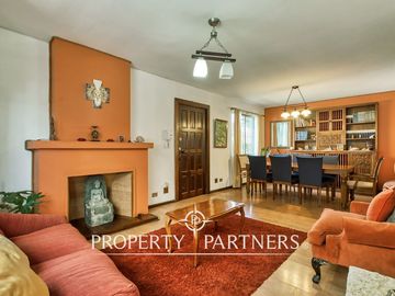 Amplia casa en venta en La Reina cercano a metro  Fernando Castillo Velasco