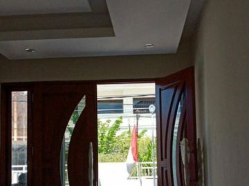 Rumah di Manyar Kartika, Baru Gress, Nol Jalan, Row jalan 4 mobil