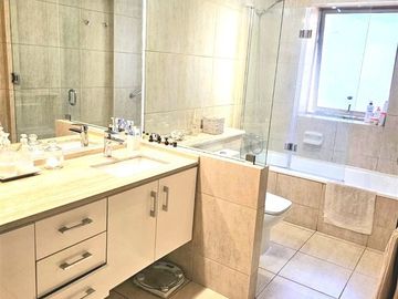 Departamento en venta 3 dorm. Portal La Dehesa, Lo Barnechea