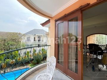 SANGAT ISTIMEWA! Rumah Klasik Asri Ada Kolam Renang – Cinere