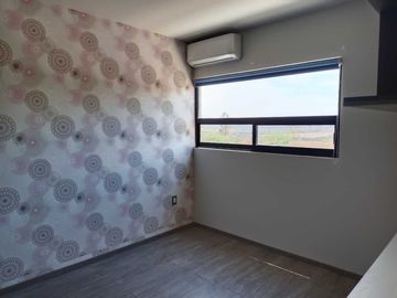 Casa en privada cañadas del lago con cuarto de servicio