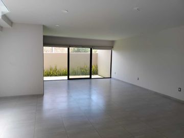 Casa en privada cañadas del lago con cuarto de servicio