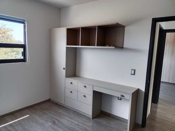 Casa en privada cañadas del lago con cuarto de servicio