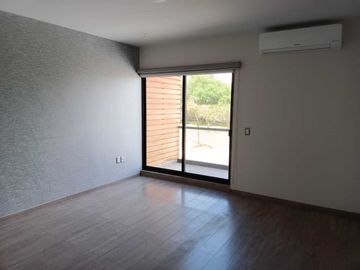 Casa en privada cañadas del lago con cuarto de servicio