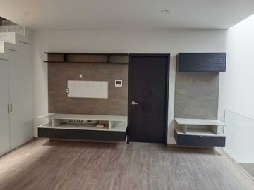 Casa en privada cañadas del lago con cuarto de servicio