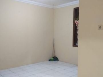 Rumah dalam perumahan Jambusari condong catur