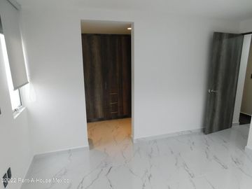 Departamento en Venta en Lomas de San Lorenzo  RAH232827REF