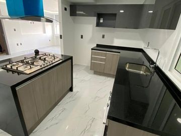 Departamento en Venta en Lomas de San Lorenzo  RAH232827REF