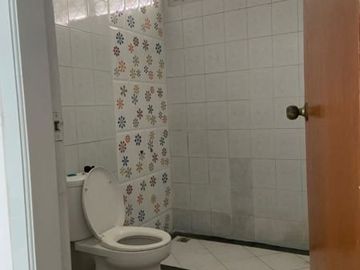 Rumah sewa 2 lantai dalam komplek bukit cinere indah depok