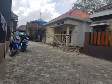 Rumah baru utara mesjid suciati jalan griya taman asri