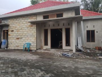 Rumah baru utara mesjid suciati jalan griya taman asri