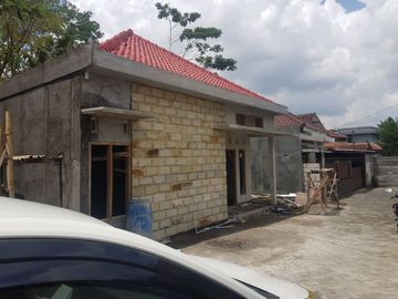 Rumah baru utara mesjid suciati jalan griya taman asri
