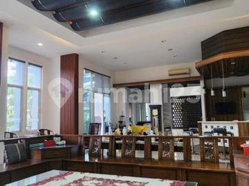 Rumah Mewah di Pik 3,5 Lantai Full Bangunan, Posisi Hook Ada Kolam Renang dan Rooftop