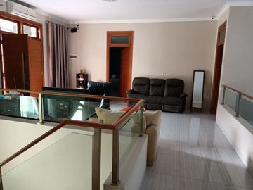 Rumah Mewah Pondok Kelapa Jakarta FULL FURNIS Dekat TOL