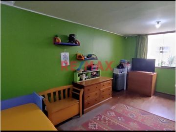🏡 **VENTA DE  HERMOSA CASA DE 2OO M2 FRENTE A PARQUE EN SANTIAGO DE SURCO, LIMA** 🏡

📍 Ubicación: Urbanización Monterrico Sur, Santiago de Surco
Re