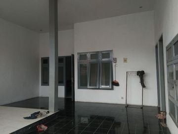 Rumah Siap Huni Selangkah ke Masjid Agung Surabaya Murah