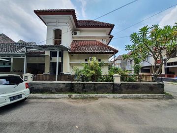Rumah Mewah 2 hook dalam perumahan Kinara Puri Maguwo dengan one gate system