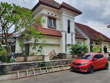 Rumah Mewah 2 hook dalam perumahan Kinara Puri Maguwo dengan one gate system