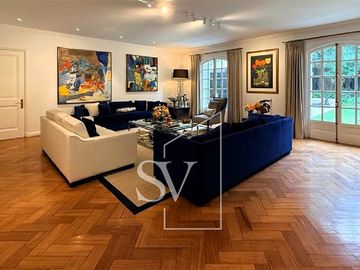 Estilo francés, espectacular casa en pleno Barrio el Golf