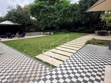 Estilo francés, espectacular casa en pleno Barrio el Golf