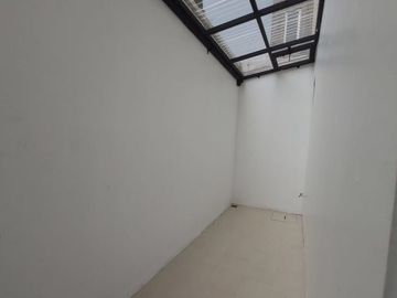 RUKO TOL BOULEVAR MEWAH SUDAH RAMAI LUAS 3 LANTAI DEKAT KANTOR NEGO