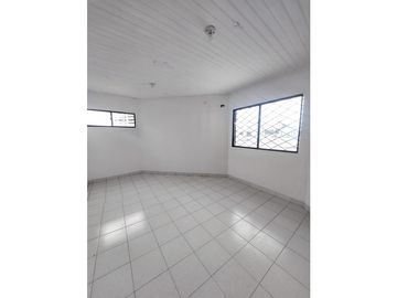 VENTA DE CASA DE DOS PISOS EN LA CASTELLANA DE MONTERA