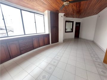 VENTA DE CASA DE DOS PISOS EN LA CASTELLANA DE MONTERA