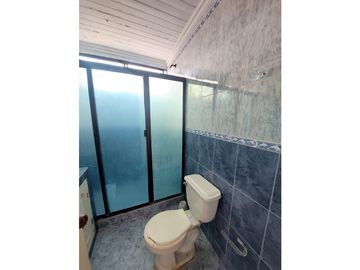 VENTA DE CASA DE DOS PISOS EN LA CASTELLANA DE MONTERA