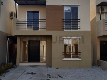 Venta Casa en Urbanización Gran Vittoria, La Aurora
